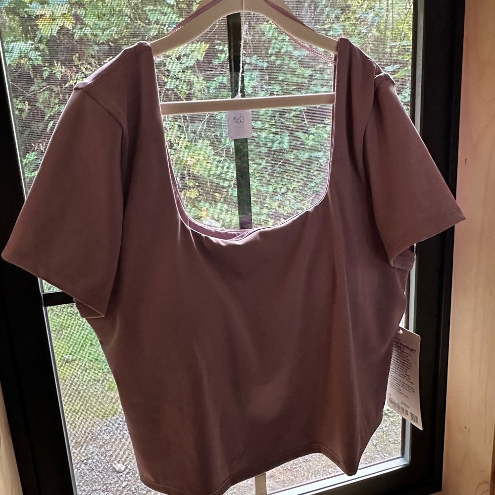 lululemon athletica dusty rose top🥀